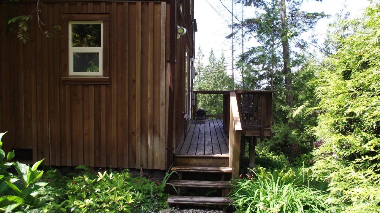 Secret Cove Cottage Suites Halfmoon Bay Экстерьер фото