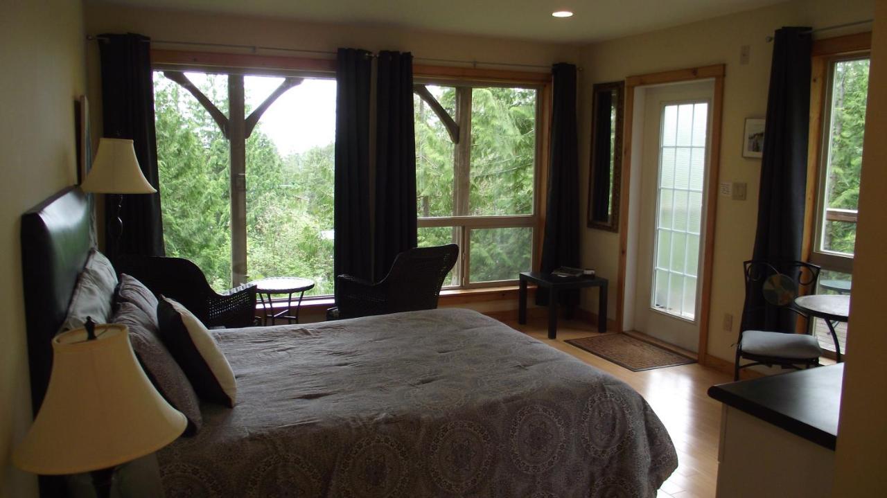 Secret Cove Cottage Suites Halfmoon Bay Экстерьер фото